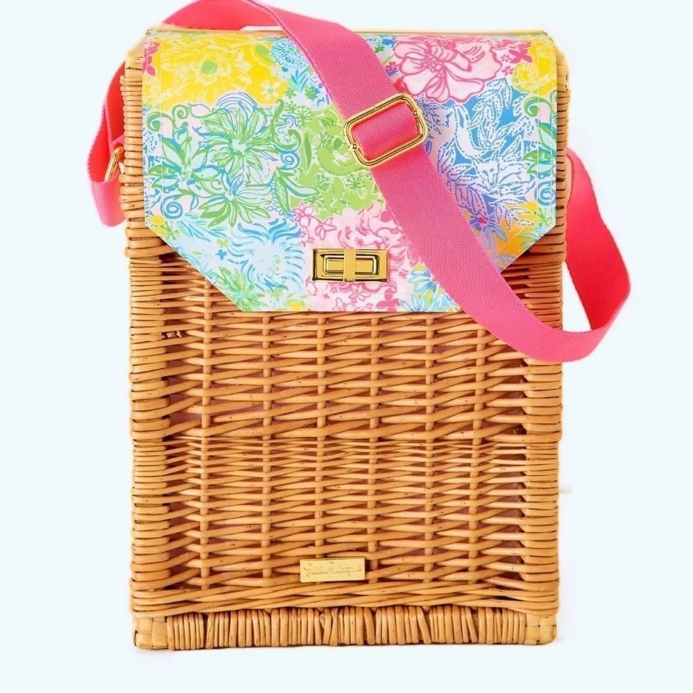 New Lilly Pulitzer picnic bottle basket
